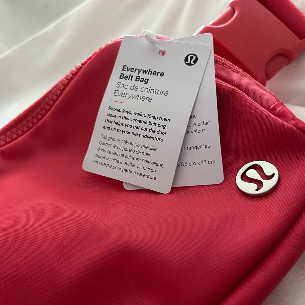 NWT Lululemon Everywhere Belt Bag